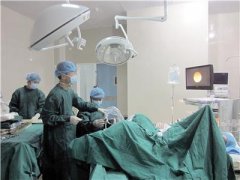 狂饮5升水排结石 男子险些毁掉两个肾