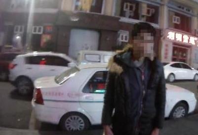 网吧连续上网13天男子瘦成皮包骨.jpg