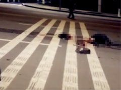 电动车与公交相撞 现场触目惊心