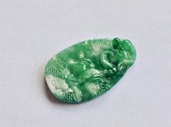 网友花400元买翡翠吊坠 收货后发现竟是塑料的