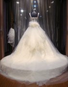 伴娘新婚当天偷穿婚纱 新娘发现后当场弃婚