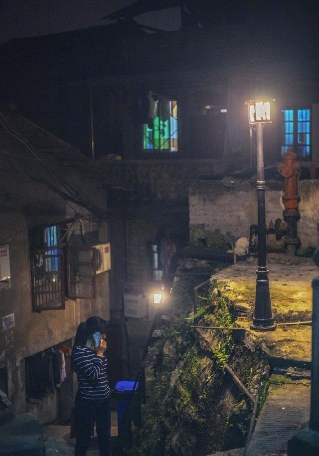 夜幕下安静的磁器口 你见过没？