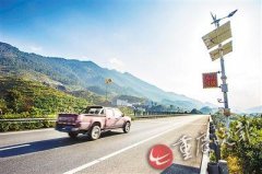 高速路一路段风太大 1年撩翻11车