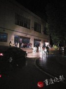 暖暖哒！30多辆私家车照亮数千学生“回家路”