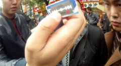 男子炒股亏60万 为维持生活入行当扒手