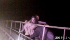 北碚：女子跳江轻生 警民携手营救