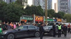 越野车狂飙连撞6车 肇事司机疑似酒驾