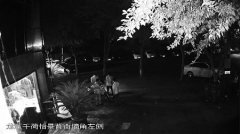 喝几瓶啤酒后强行骑车5个同事上阵都拦不住