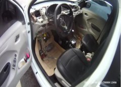 这位修理工胆子大 开“病”车上路成拦路虎