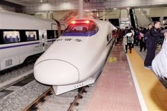 渝万高铁首发动车组1小时45分飙到万州 长途汽车遇冷