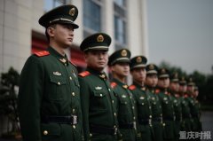 图集：老兵回家 渝北消防退伍老兵拍大片留念