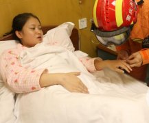 怀孕了还戴戒指？看了她的遭遇，还不赶紧摘……