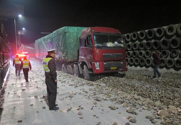 1481772087677668.jpg 2.jpg