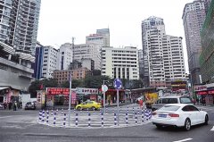 开车到朝天门码头注意了 新建环道供调头 加装电子眼抓违停