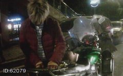  驾驶无牌摩托逆行送外卖 男子被记27分