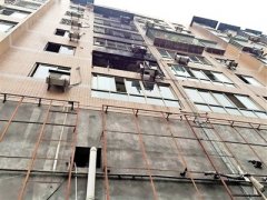 女子刚准备睡觉 一场大火毁了家