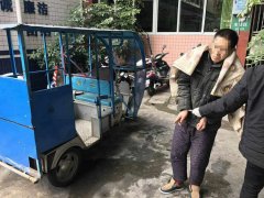 辽B大巴行李箱囤上百升柴油 没油就自己加被查