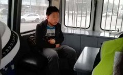 男子没钱求助民警：“我要回老家种地！”