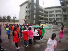 北碚交巡警走进小学开展“开学第一课”