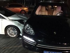 女子酒后同时约两男子 未婚夫驾车拦截