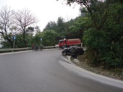 开车看微信酿惨剧