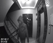 我伙呆！小区半夜三更惊现蒙面人！！！