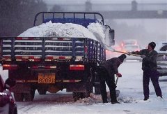 重庆一夜变天跌10℃ 局地再飘雪