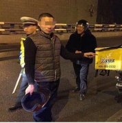 以为报名学车就可以驾车上路 外卖小哥无照酒驾被查