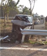 男子连续照顾病重孩子 疲劳驾驶致一家4口受伤