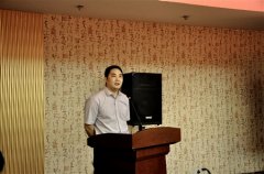 重庆小伙写下神曲刷爆朋友圈 像《成都》般戳泪点