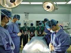 28岁男子患脑瘤脑死亡 家人捐器官希望他继续“活着”