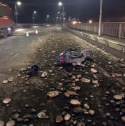 都是鹅卵石惹的祸 司机摔成脾脏破裂