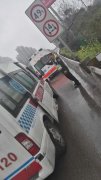 急人！救护车高速追尾死火，车上还拉着重症病人