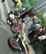 工商大学江北校区门口发生交通事故