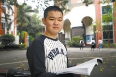  这个高中生太牛了！研究古罗马诅咒石板去清华做报告