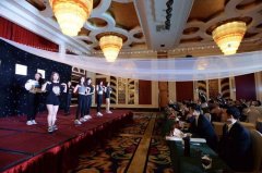 重庆38名中学生拿到上百份国外大学的录取通知书