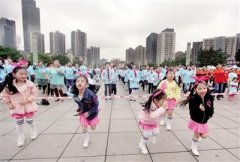 因为熬夜打游戏 重庆一13岁男孩一年长不到1厘米