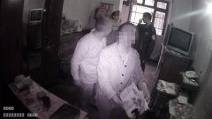 啃老女儿割手指威胁父母给钱，黄桷坪这对老两口吓坏了