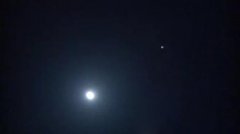  重庆开州夜空现“木星伴月” 奇观
