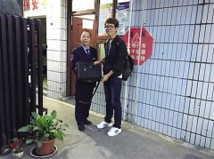 男子坐车打瞌睡落下电脑 绝望时公交司机神一样出现了