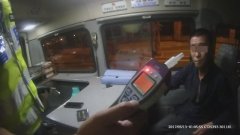 司机醉驾撞车欲花500元私了 市民果断拒绝并报警