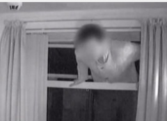 重庆一男子 没带钥匙翻窗进邻居家睡觉还偷东西