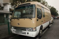 豪华大巴变“南瓜车” 重庆这车乘客傻眼了