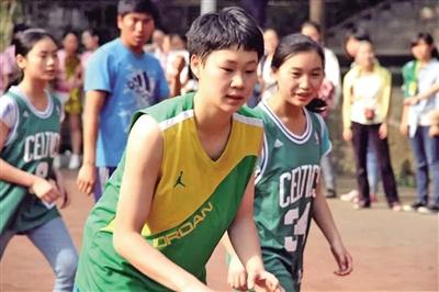 这个女生篮球打得好 被清华大学提前录取