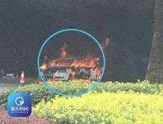 重庆一小车隧道口自燃 被烧得面目全非
