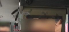 重庆一客车电视画面竟播放“羞羞镜头”