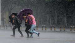 重庆主城多地突降暴雨