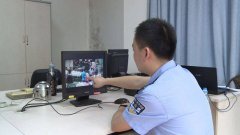 重庆一小偷“逛”超市被抓：太好偷了 没忍住