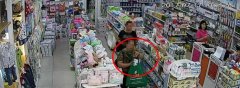 大妈母婴店偷奶粉  监控全记录