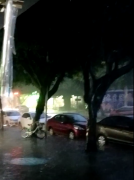 重庆大足遭遇强降雨 电闪雷鸣注意安全